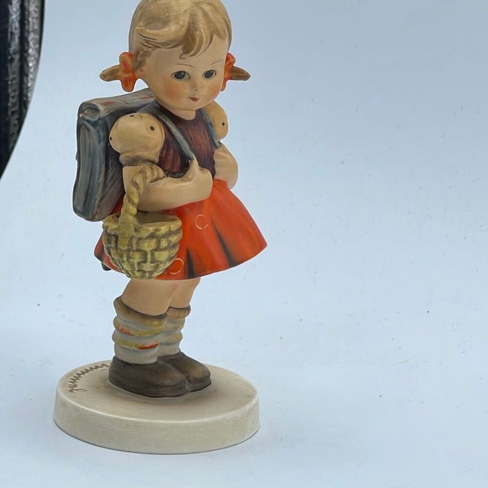 Vintage Goebel Hummel “School Girl” figurine “81”.